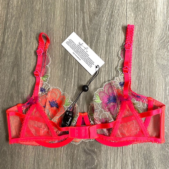 NWT Love & Lemons Magenta lingerie Set!💖 36B Bra, Small Garter and XS thong💜 - Picture 6 of 14